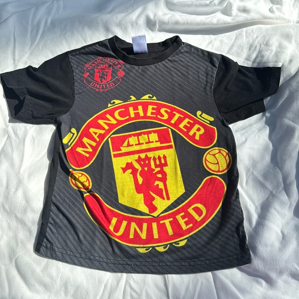 Vintage Manchester United Football Club Kids Tshirt official branded 1997 sz 8-9